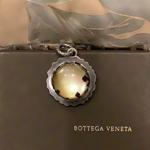 Bottega Veneta Limited. Antique Silver Large charm. - Picture 13 of 16
